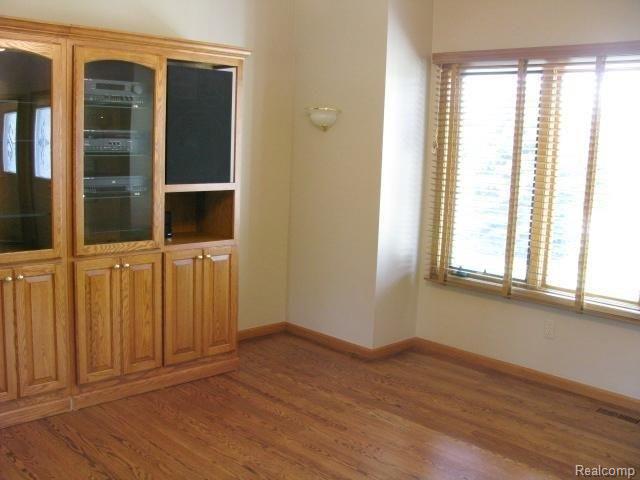 74772 Judges Court Romeo, MI 48065 - Photo 7 of 25 Judges #7 Dining Room.jpg