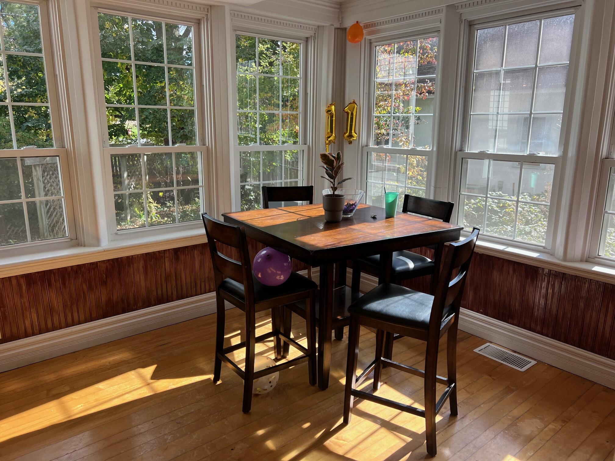 2221 Highway 83 Delafield, WI 53029 - Photo 3 of 43 Sunny Dinette