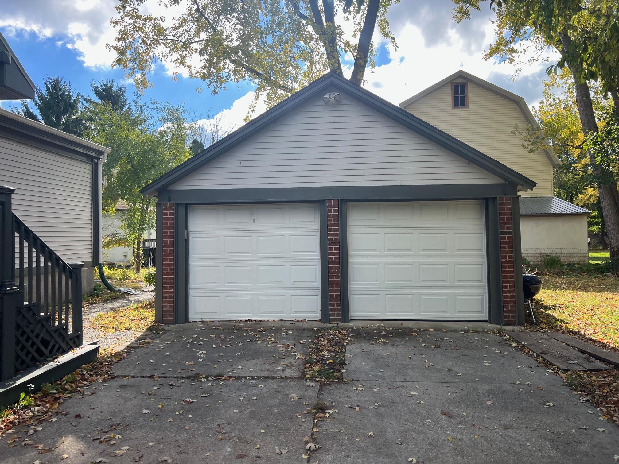 2221 Highway 83 Delafield, WI 53029 - Photo 41 of 43 2 car garage