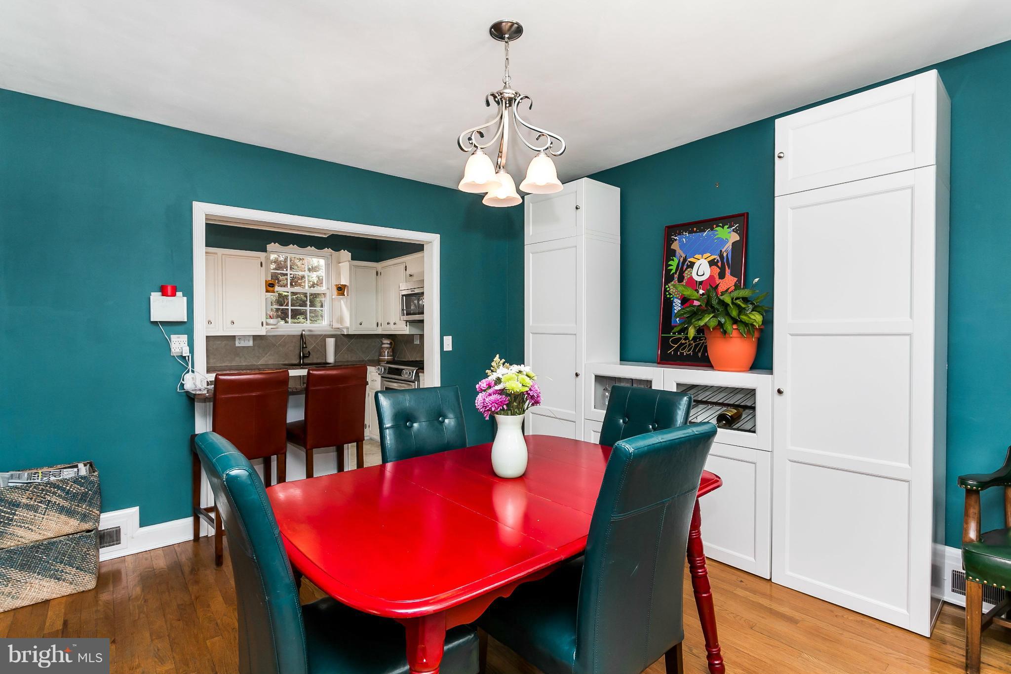 8 Dungarrie Road Catonsville, MD 21228 - Photo 8 of 30 Dining Room
