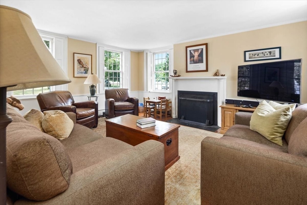 44 Spring Street Hingham, MA 02043 - Photo 12 of 31