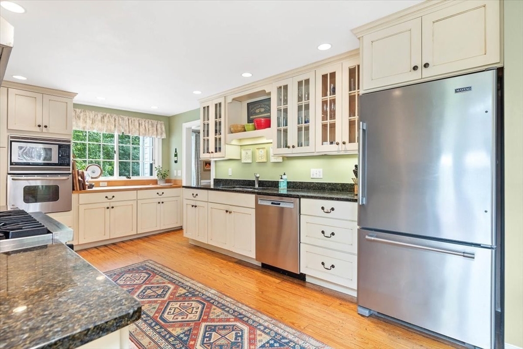 44 Spring Street Hingham, MA 02043 - Photo 13 of 31