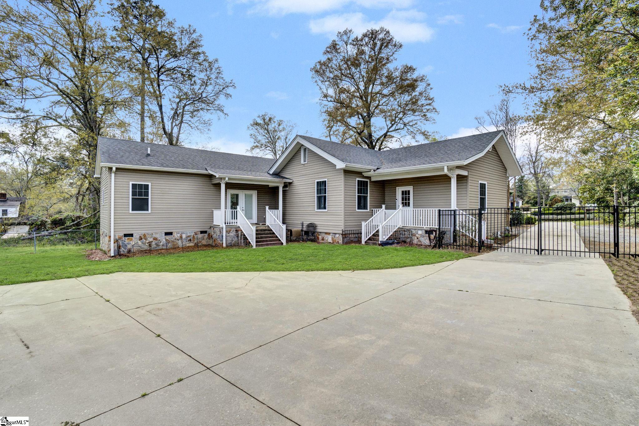 203 South Adair Street Clinton, SC 29325 - Photo 33 of 50
