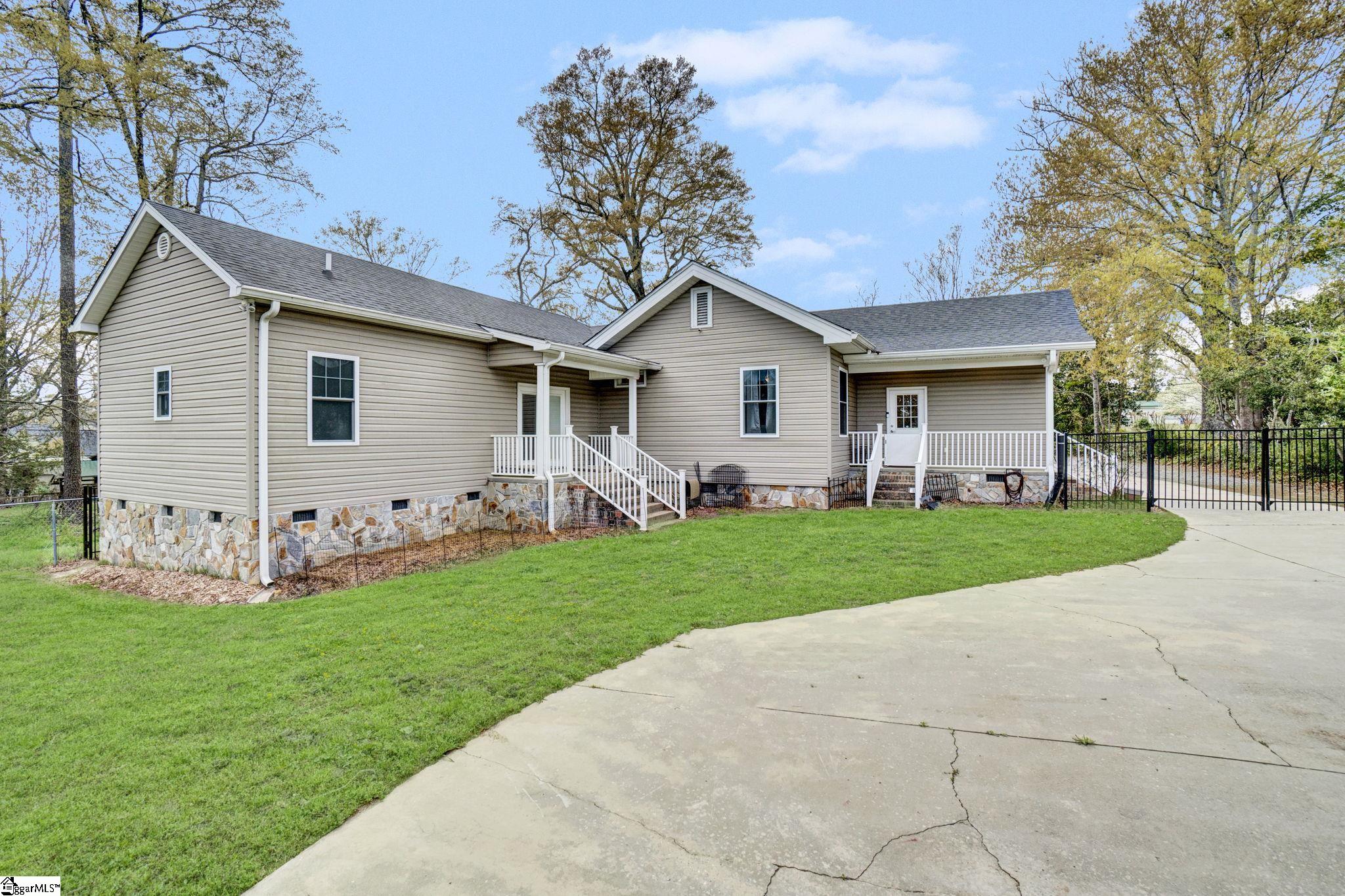 203 South Adair Street Clinton, SC 29325 - Photo 42 of 50