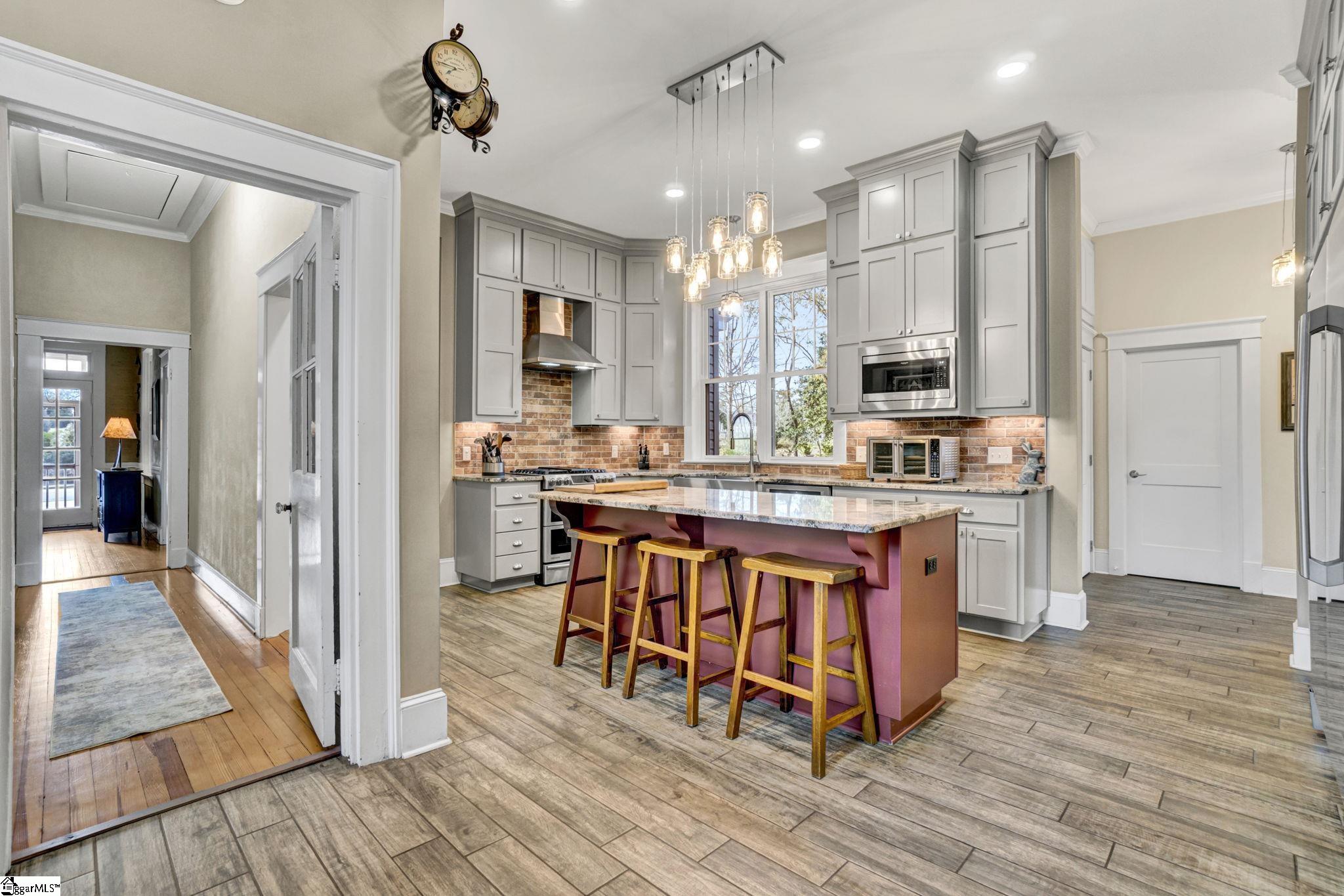 203 South Adair Street Clinton, SC 29325 - Photo 7 of 50