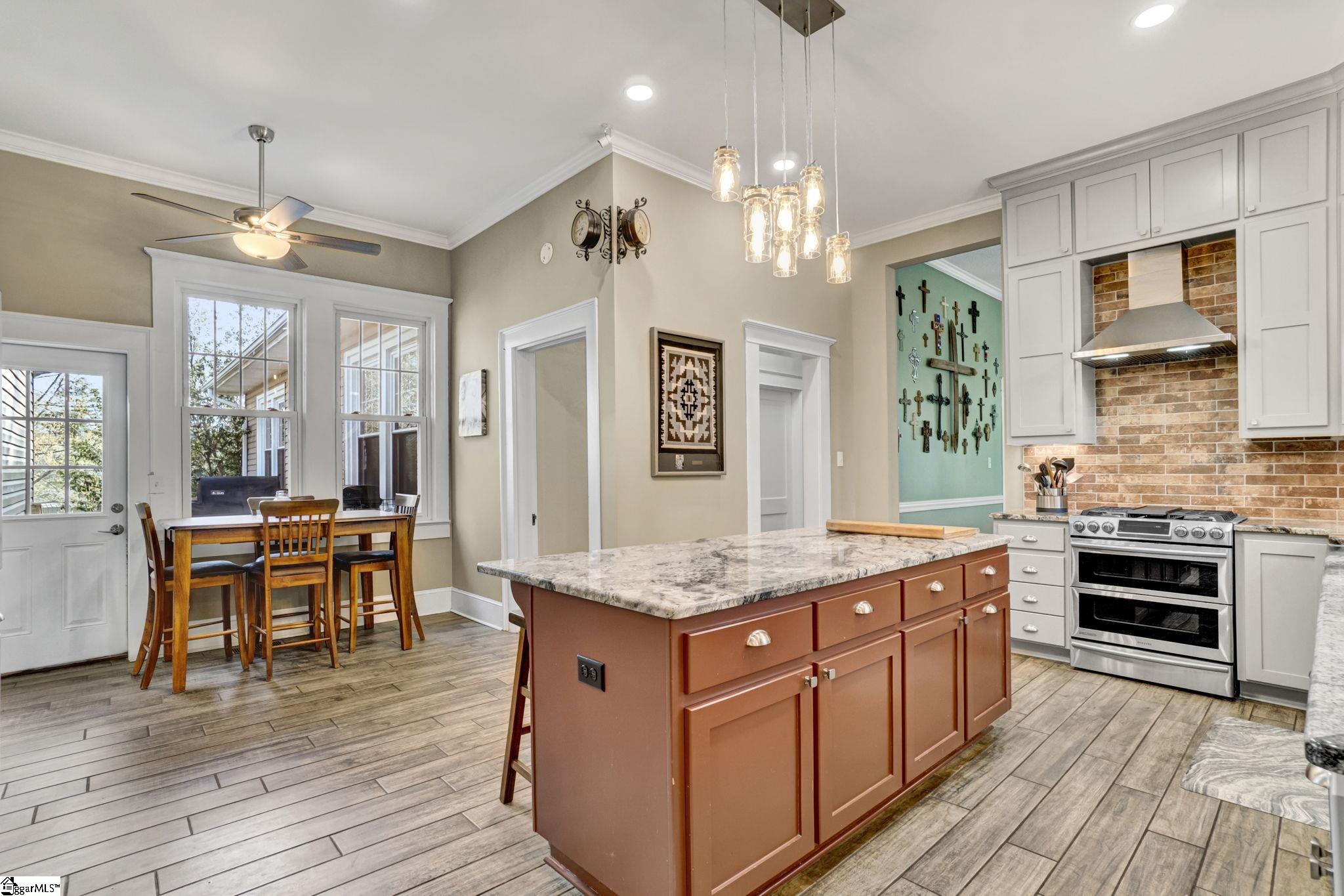 203 South Adair Street Clinton, SC 29325 - Photo 8 of 50