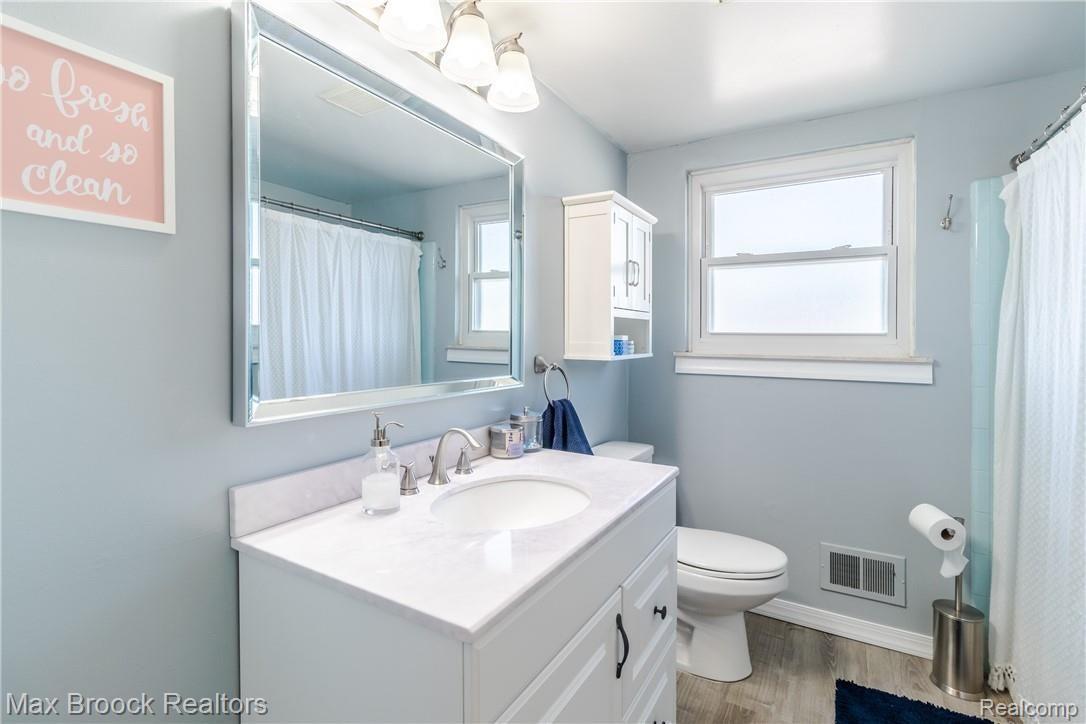 44975 Rector Drive Canton, MI 48188 - Photo 18 of 28 IMG_9980-HDR.jpg
