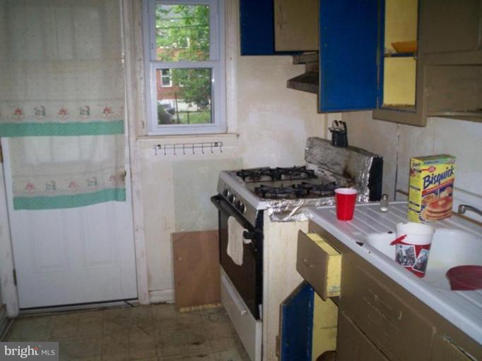1029 Upnor Road Baltimore, MD 21212 - Photo 3 of 11 Kitchen