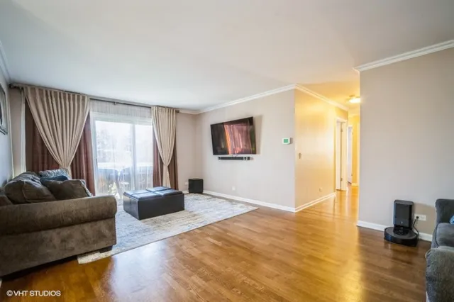 $2,500 | 1413 Sutton Court, Unit 110, Vernon Hills, IL 60061