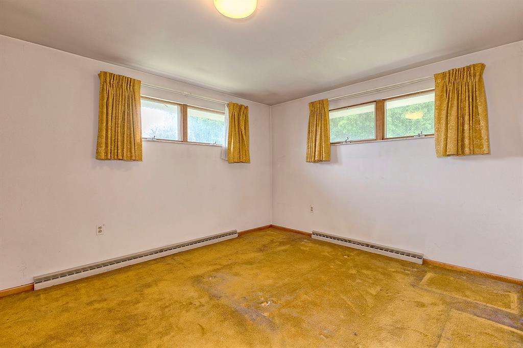 177 South Thompson Irwin, PA 15642 - Photo 8 of 36