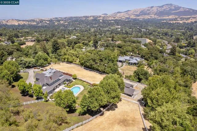 $3,950,000 | 555 Highland Drive, Danville, CA 94526
