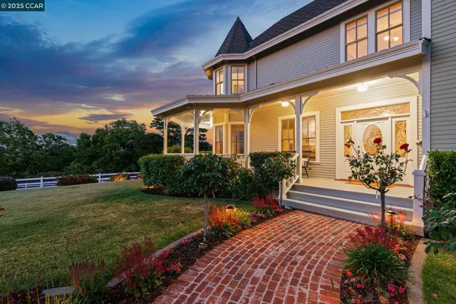 $3,950,000 | 555 Highland Drive, Danville, CA 94526