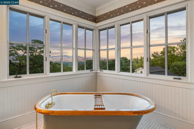 $3,950,000 | 555 Highland Drive, Danville, CA 94526