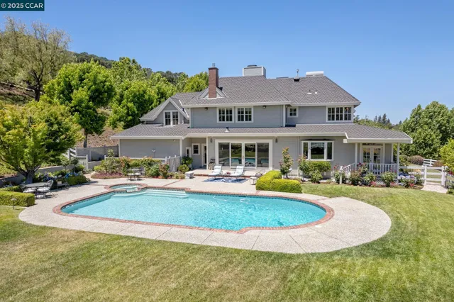 $3,950,000 | 555 Highland Drive, Danville, CA 94526