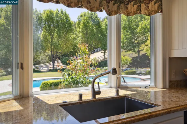 $3,950,000 | 555 Highland Drive, Danville, CA 94526