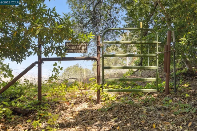 $3,950,000 | 555 Highland Drive, Danville, CA 94526