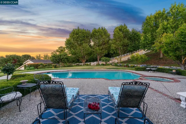 $3,950,000 | 555 Highland Drive, Danville, CA 94526
