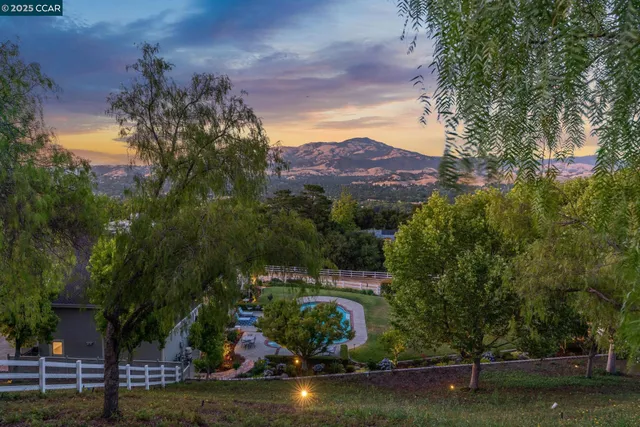 $3,950,000 | 555 Highland Drive, Danville, CA 94526