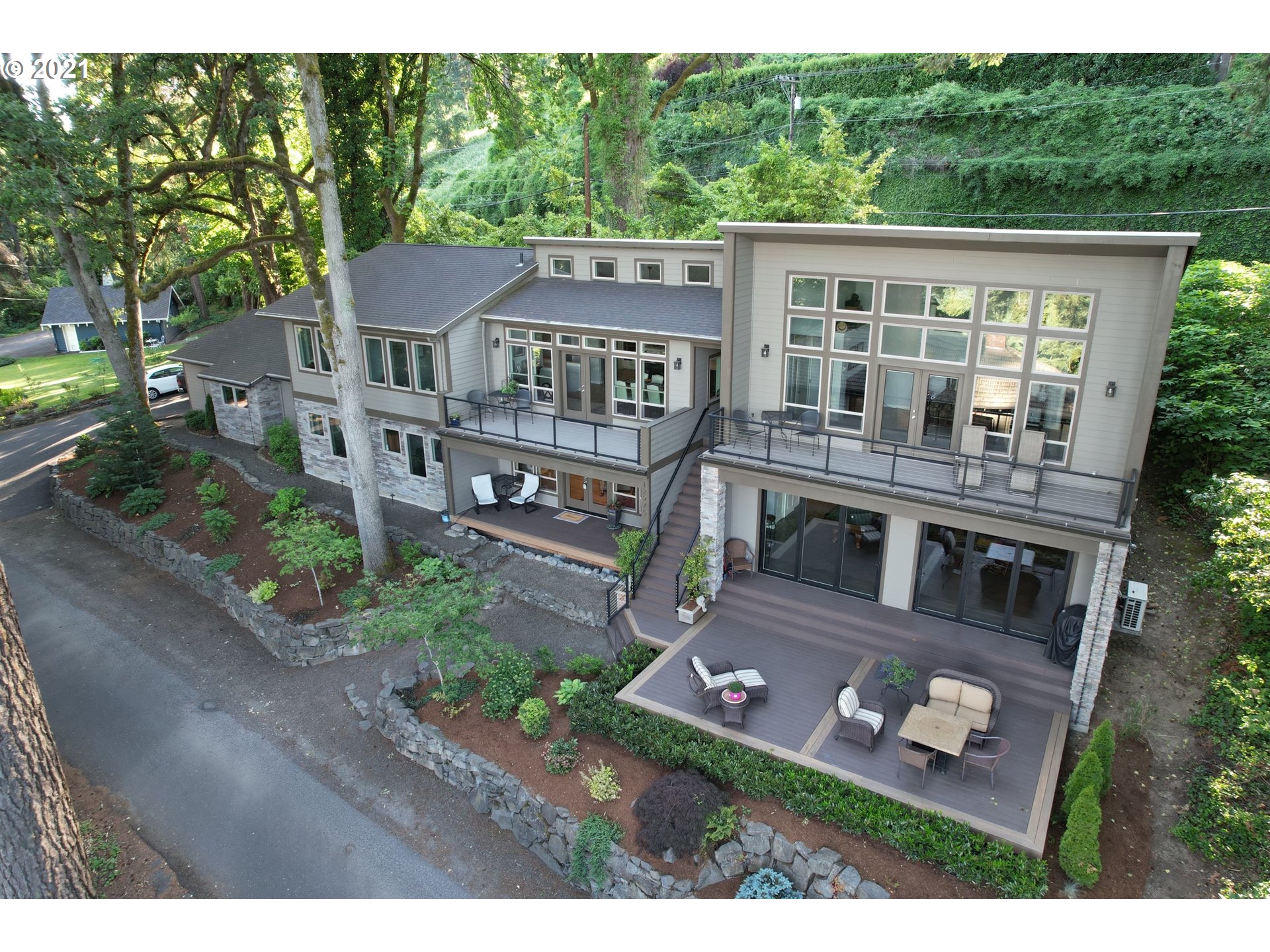 12975 Southwest Elk Rock Road Lake Oswego, OR 97034 - Photo 1 of 32 Gallery Image 1