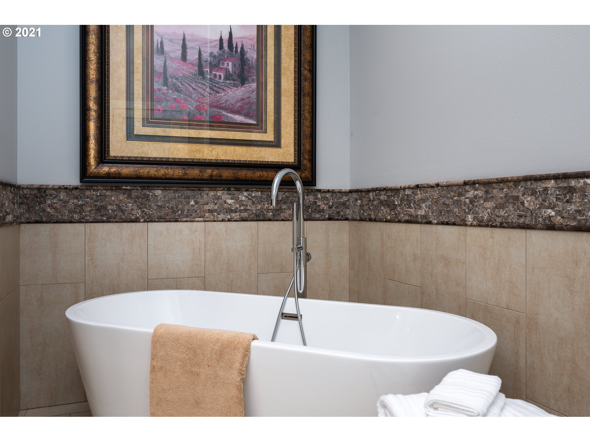 12975 Southwest Elk Rock Road Lake Oswego, OR 97034 - Photo 13 of 32 Gallery Image 13