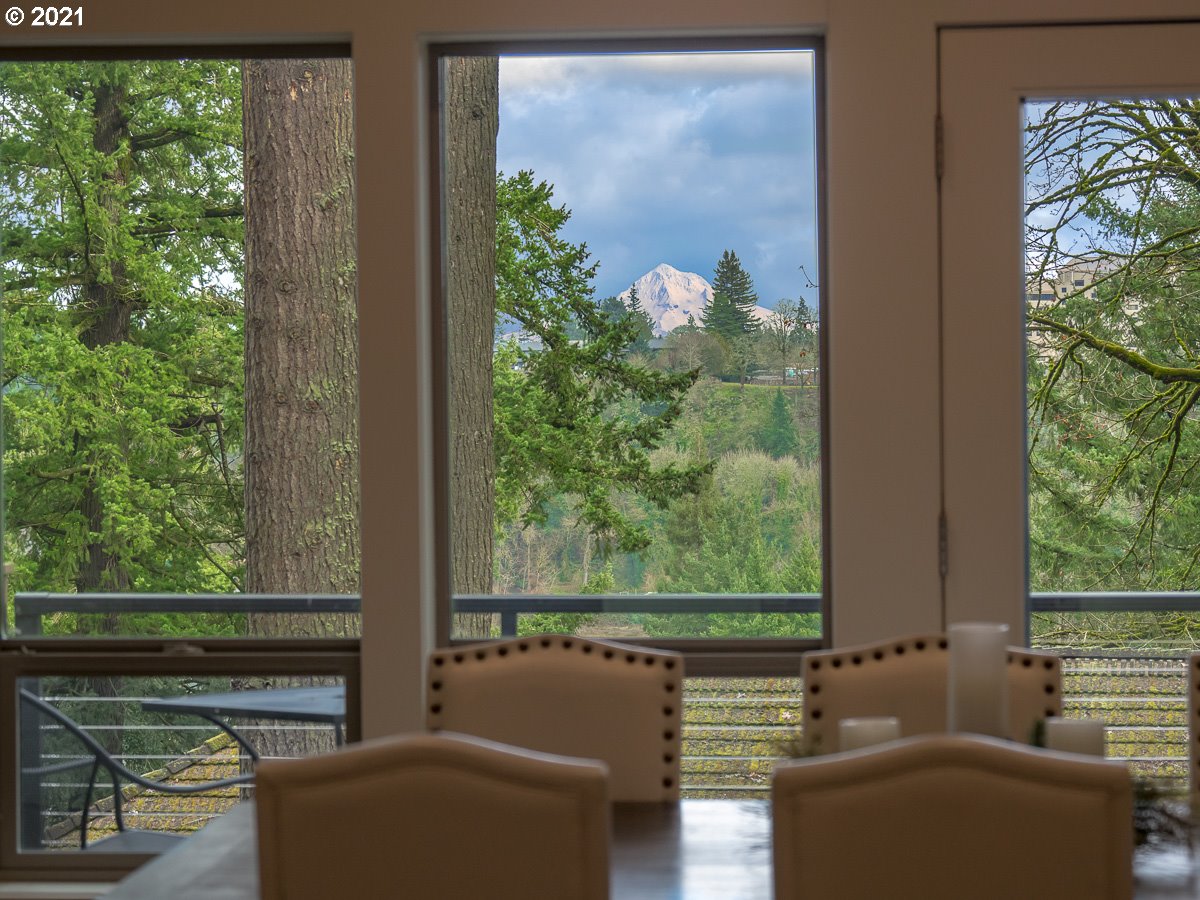 12975 Southwest Elk Rock Road Lake Oswego, OR 97034 - Photo 15 of 32 Gallery Image 15