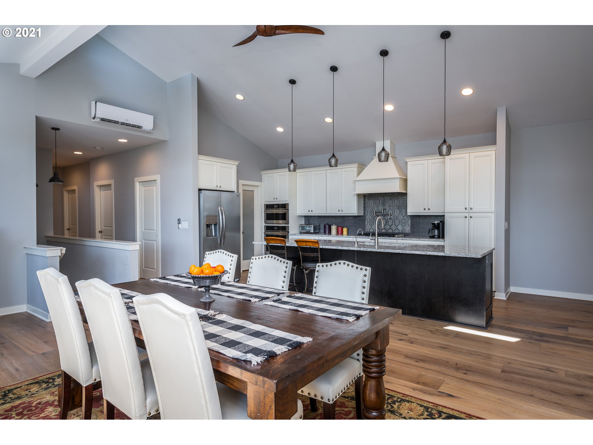 12975 Southwest Elk Rock Road Lake Oswego, OR 97034 - Photo 2 of 32 Gallery Image 2