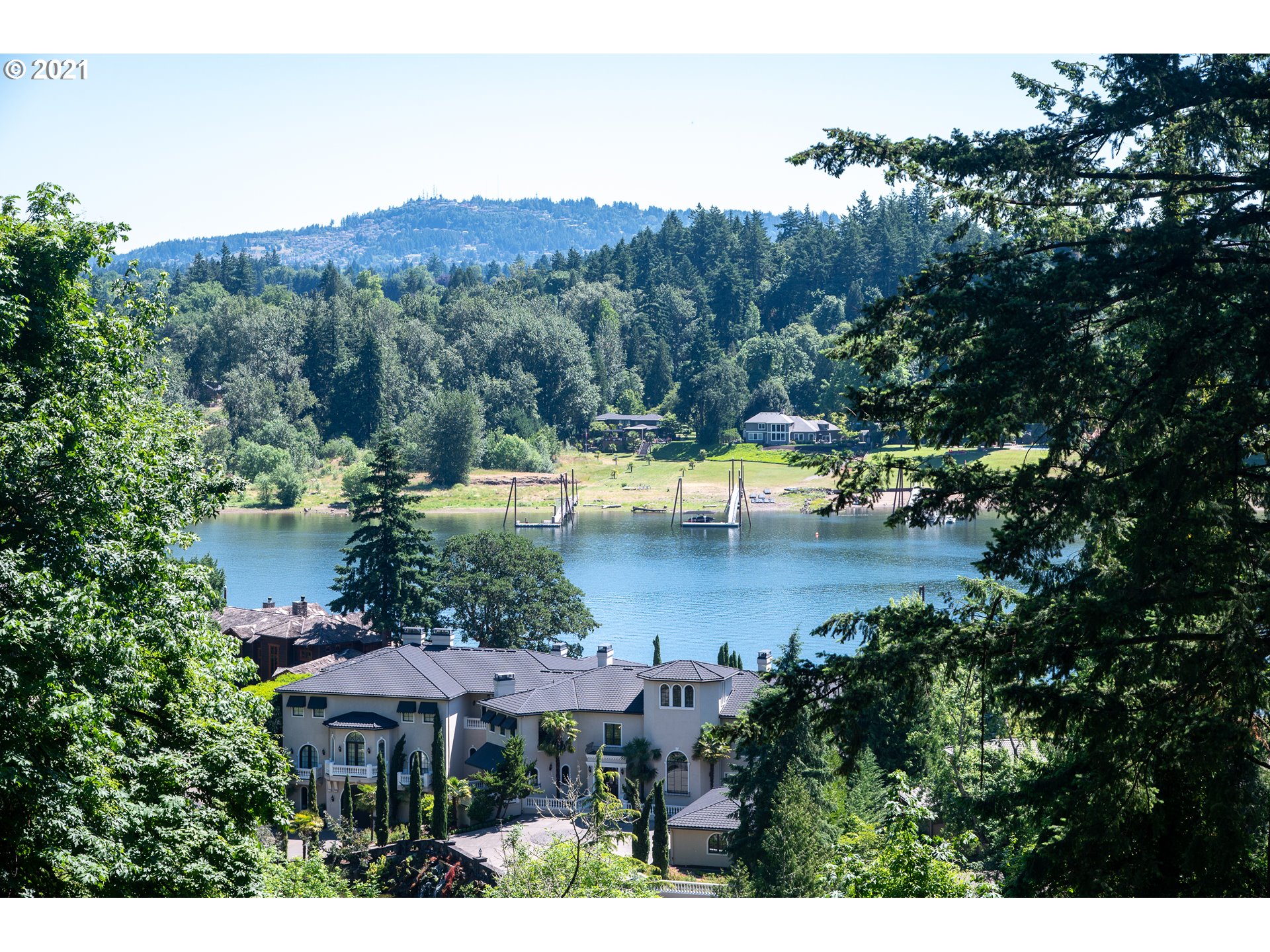 12975 Southwest Elk Rock Road Lake Oswego, OR 97034 - Photo 25 of 32 Gallery Image 25