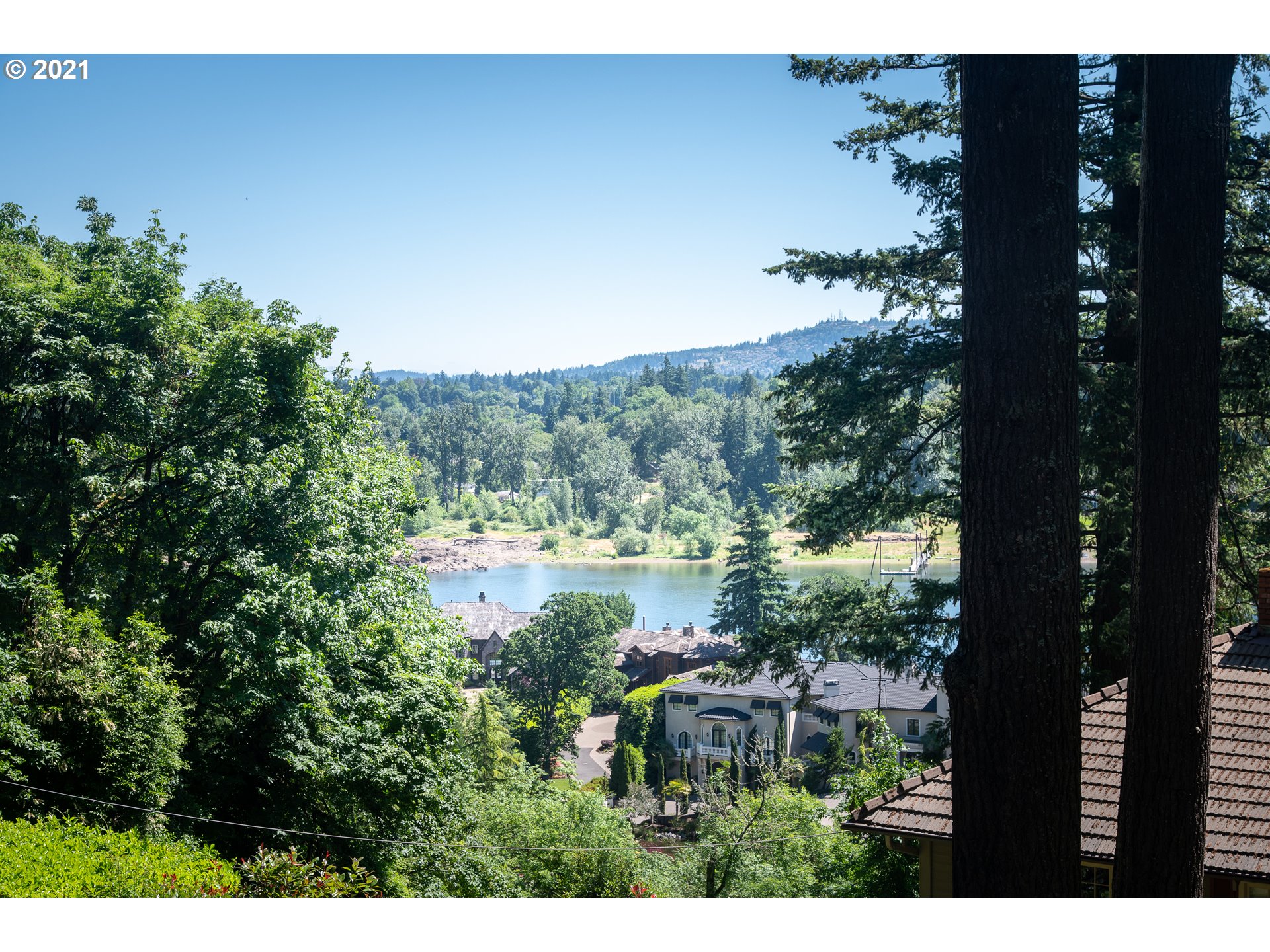 12975 Southwest Elk Rock Road Lake Oswego, OR 97034 - Photo 26 of 32 Gallery Image 26