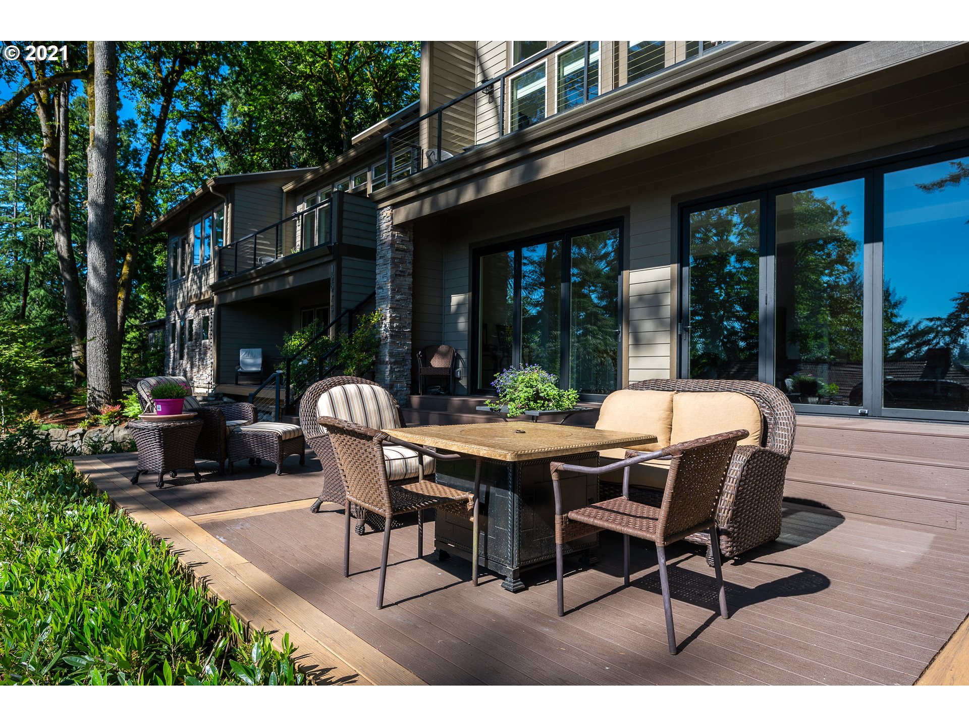 12975 Southwest Elk Rock Road Lake Oswego, OR 97034 - Photo 28 of 32 Gallery Image 28