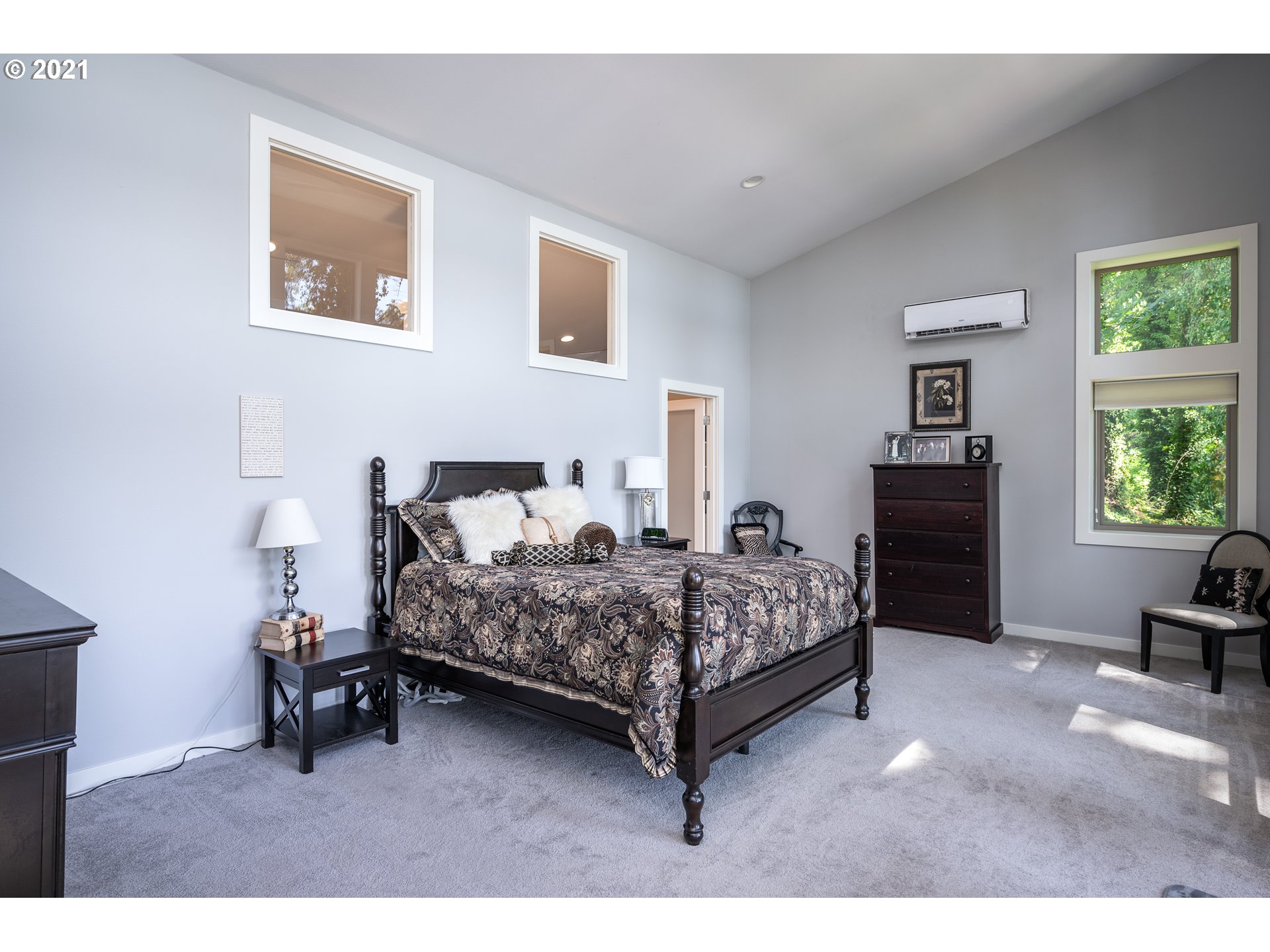 12975 Southwest Elk Rock Road Lake Oswego, OR 97034 - Photo 8 of 32 Gallery Image 8