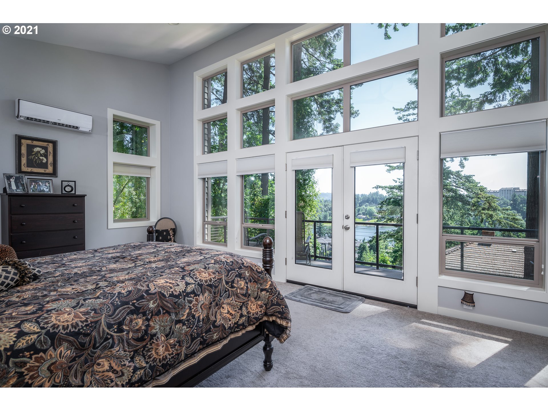 12975 Southwest Elk Rock Road Lake Oswego, OR 97034 - Photo 9 of 32 Gallery Image 9