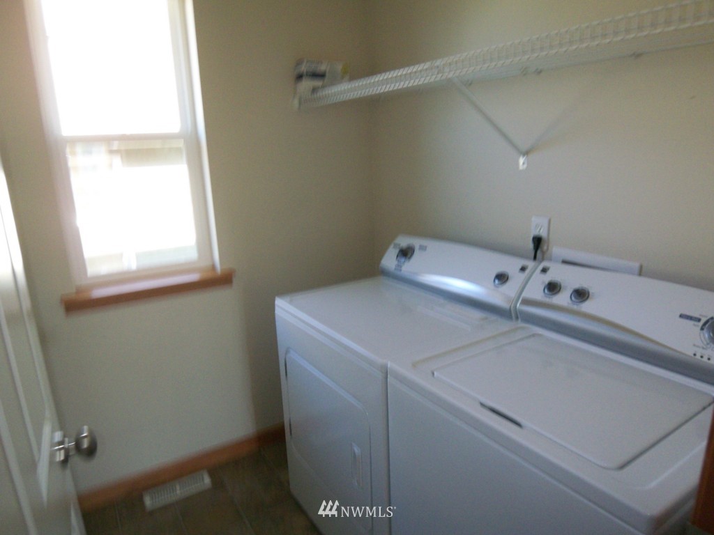 8307 227th Street Southwest Edmonds, WA 98026 - Photo 14 of 15 Gallery Image 14