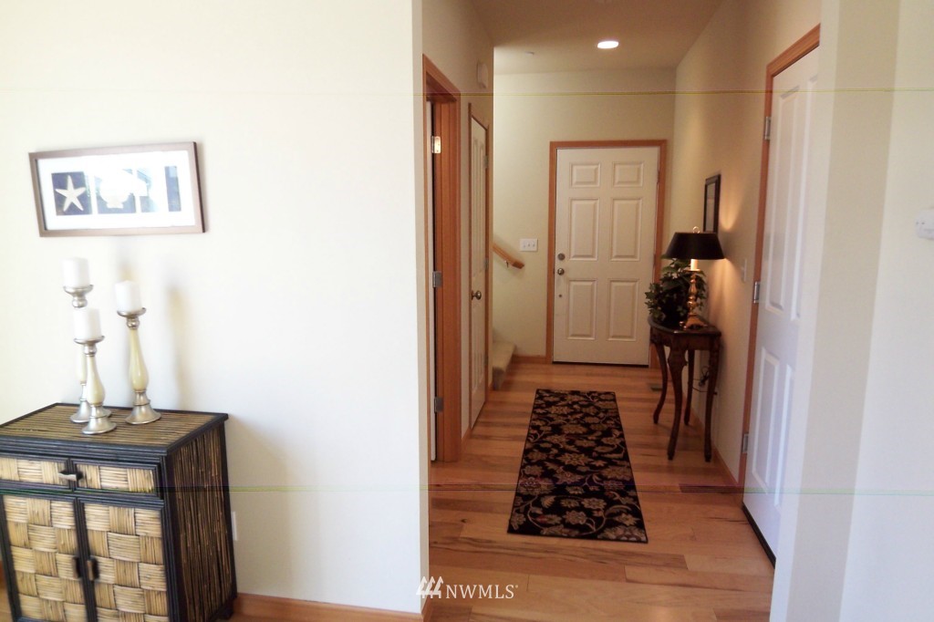 8307 227th Street Southwest Edmonds, WA 98026 - Photo 3 of 15 Gallery Image 3