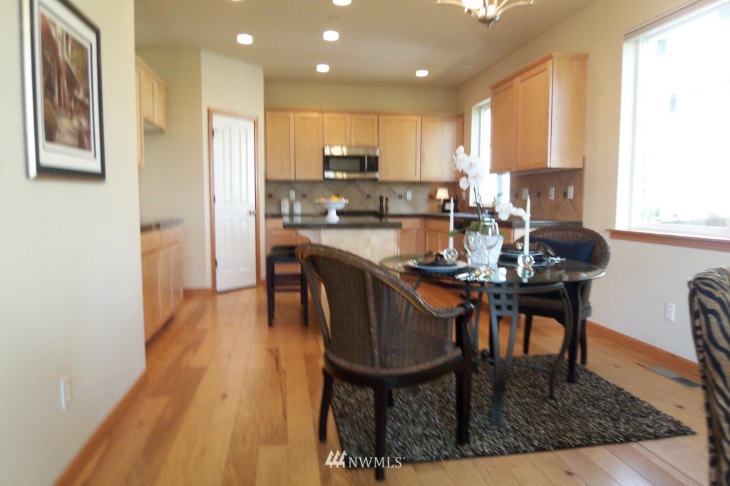 8307 227th Street Southwest Edmonds, WA 98026 - Photo 4 of 15 Gallery Image 4