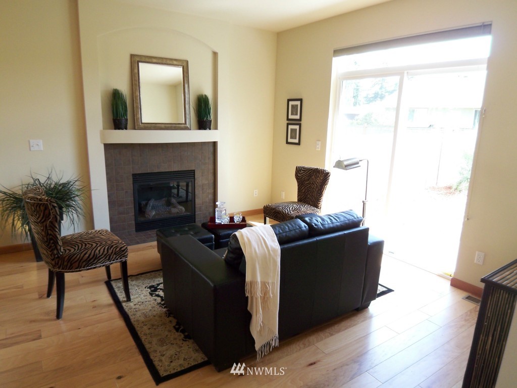 8307 227th Street Southwest Edmonds, WA 98026 - Photo 5 of 15 Gallery Image 5
