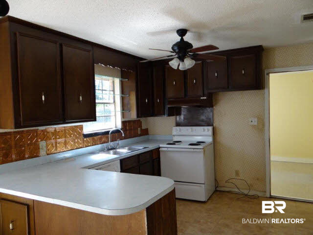 1102 Whispering Pines Road Daphne, AL 36526 - Photo 2 of 17