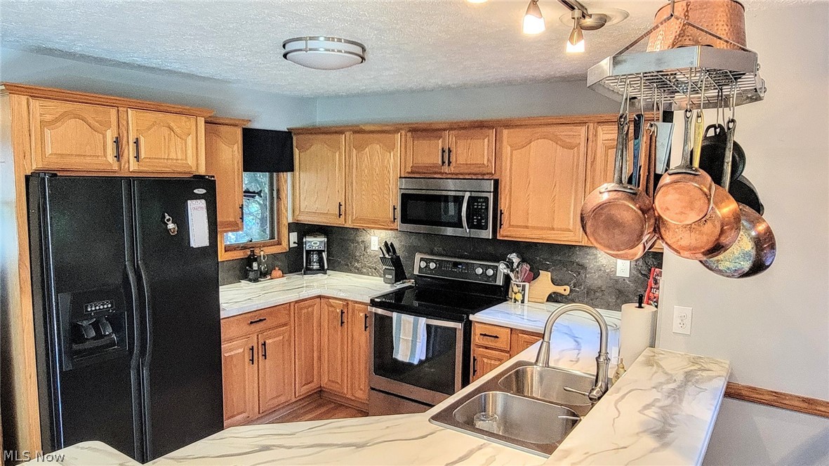 919 Glenview Road Huron, OH 44839 - Photo 9 of 44 9