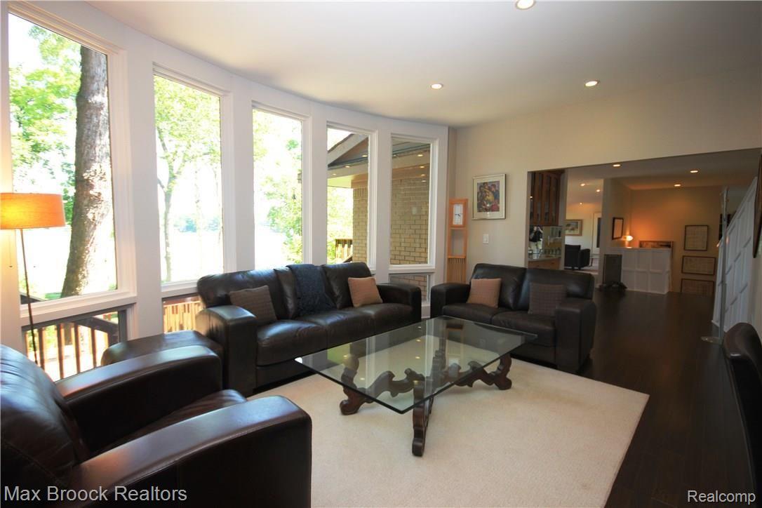 6290 Commerce Road West Bloomfield, MI 48324 - Photo 17 of 51 Windows everywhere with tons of natural light to spare