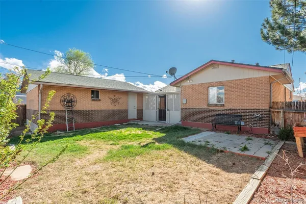 $525,000 | 7220 Avrum Drive, Denver, CO 80221