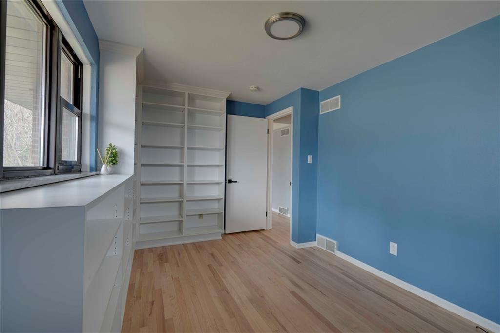 712 Ridge Avenue Pittsburgh, PA 15202 - Photo 14 of 32 wooden floor in an empty room