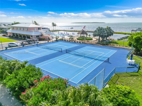 $429,000 | 900 South Emerald Drive, Key Largo, FL 33037