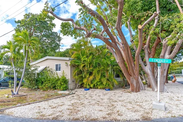 $429,000 | 900 South Emerald Drive, Key Largo, FL 33037