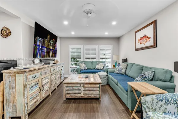 $429,000 | 900 South Emerald Drive, Key Largo, FL 33037