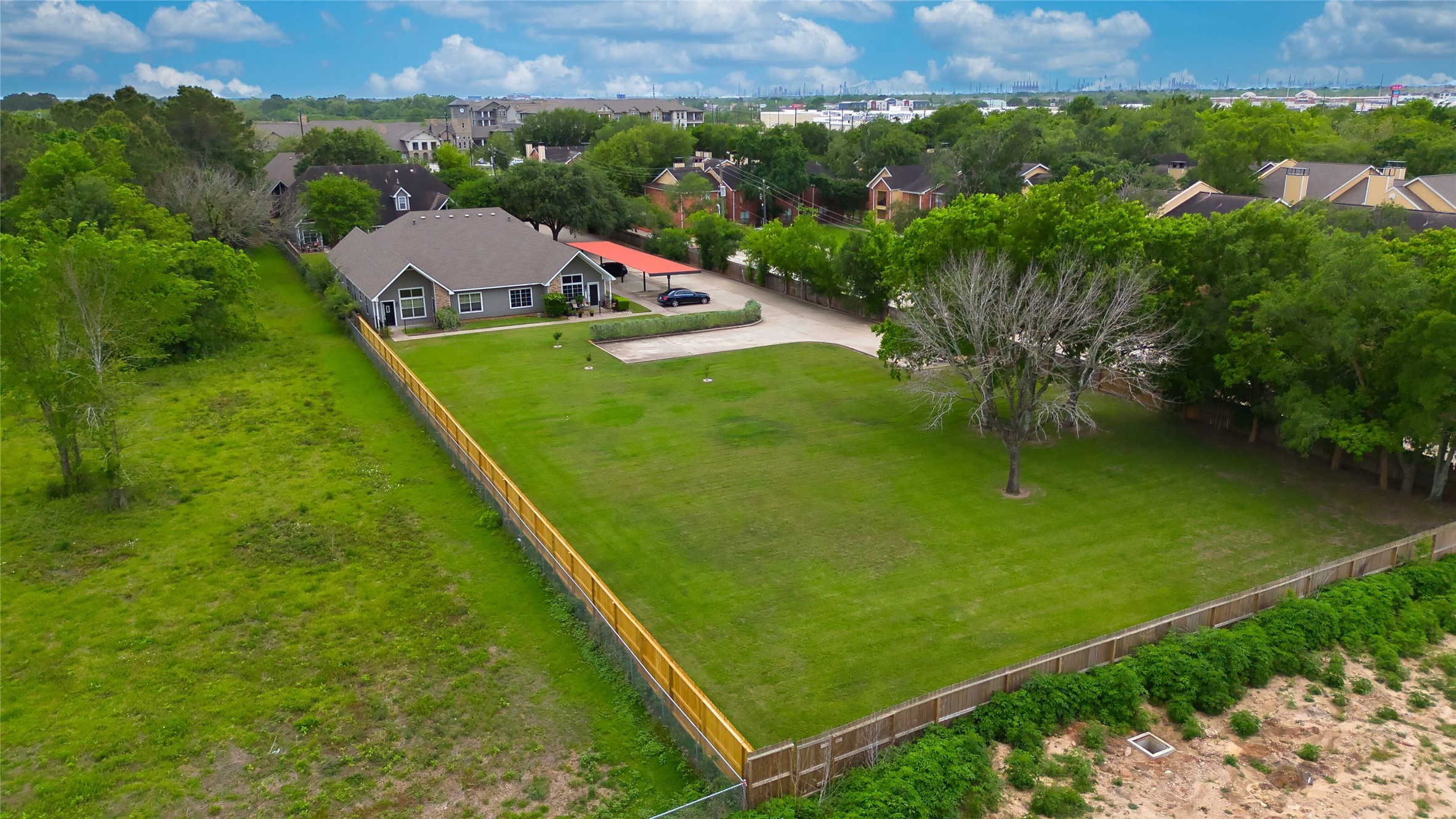 770 Hunt Road, Unit 314 Baytown, TX 77521 - Photo 26 of 26 an aerial view of a house