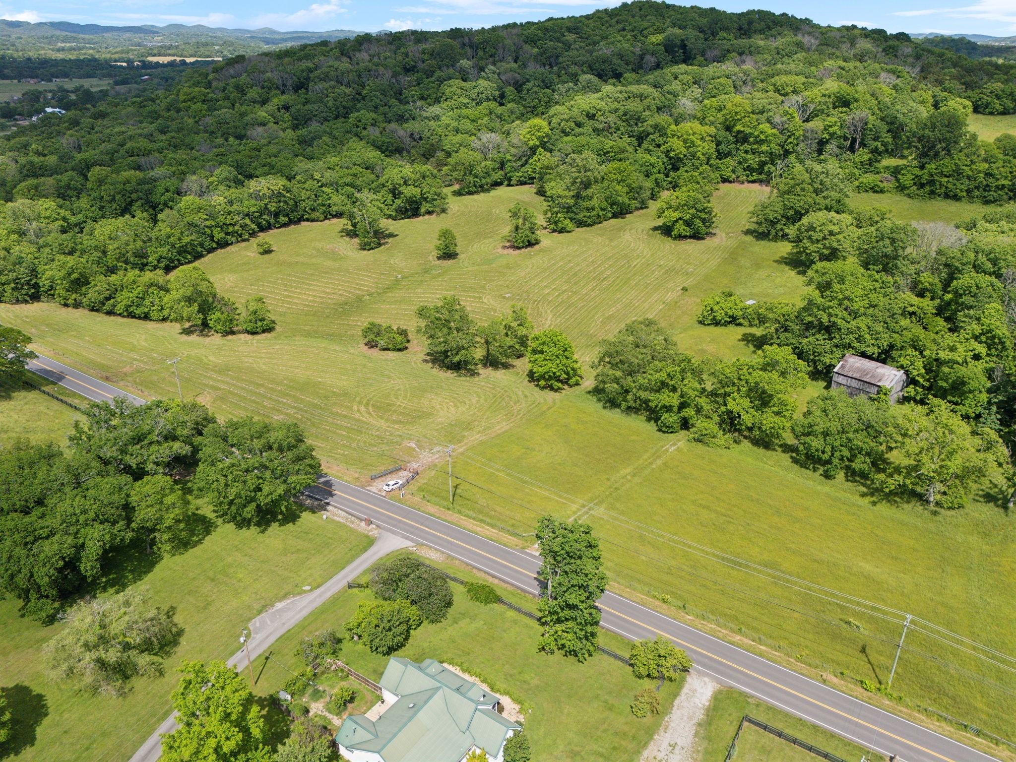 0 Arno Road College Grove, TN 37046 - Photo 3 of 25 a view of a yard with an ocean