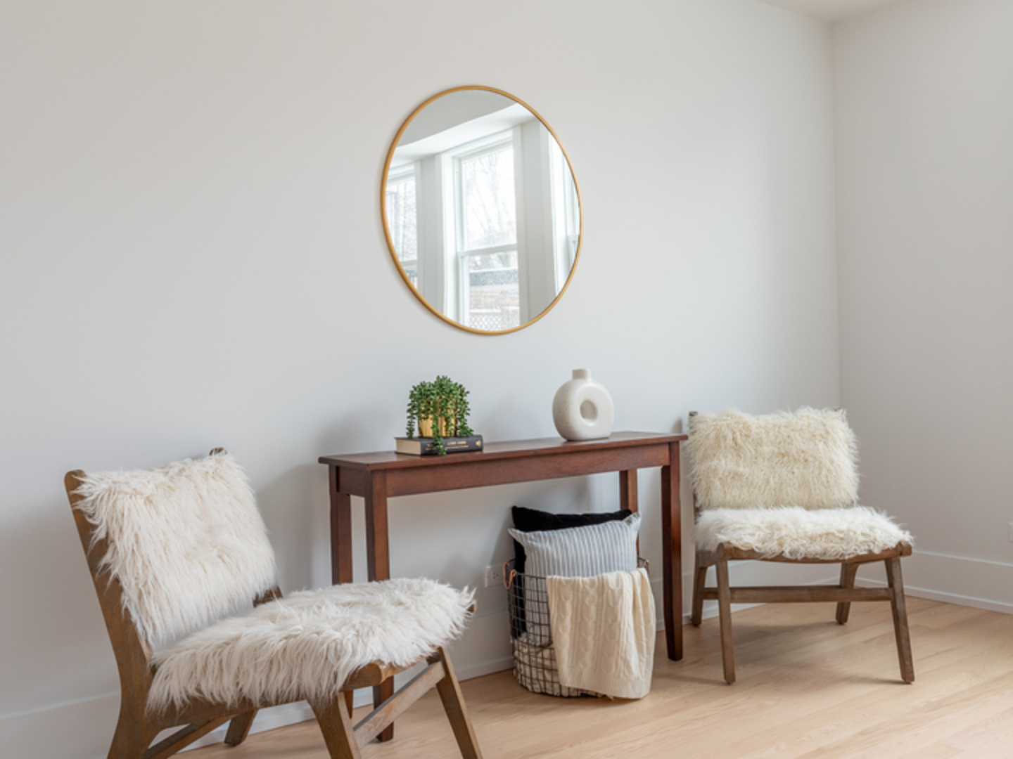 2228 West Lyndale Street Chicago, IL 60647 - Photo 14 of 23 a living room with furniture and a mirror