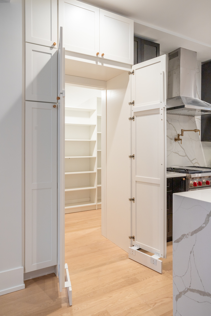 2228 West Lyndale Street Chicago, IL 60647 - Photo 8 of 23 a bathroom with a shower
