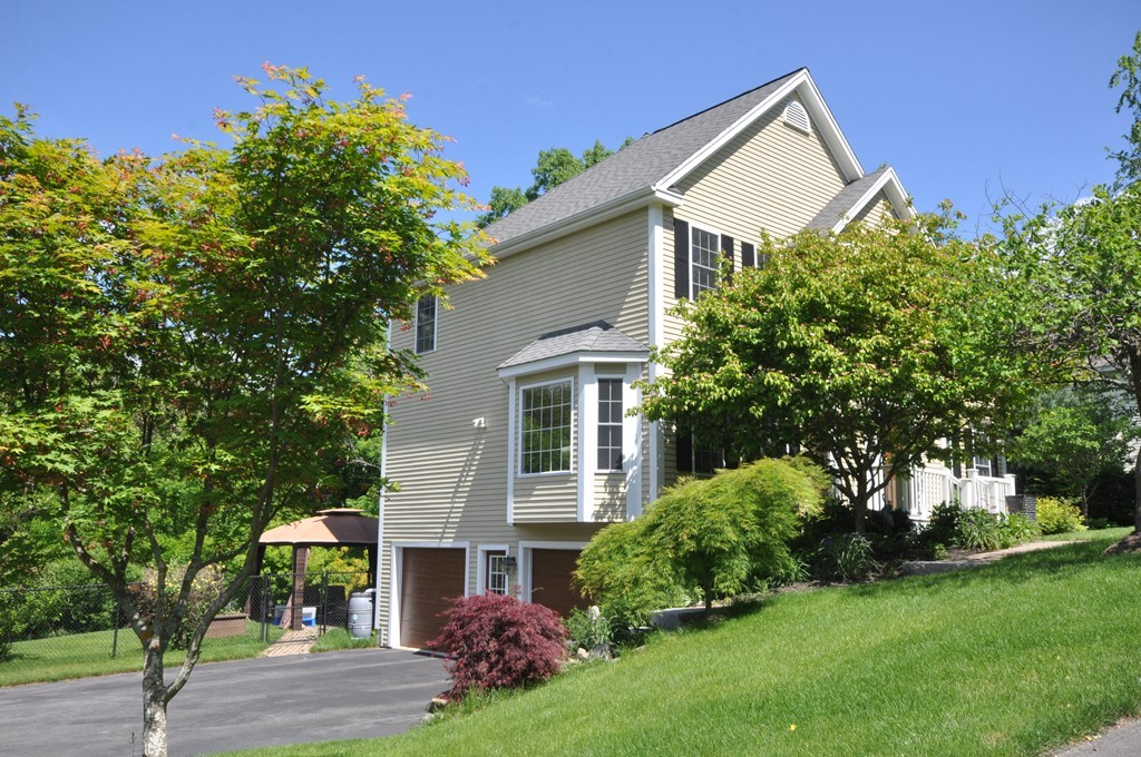 23 Fort Pond Hill Road Littleton, MA 01460 - Photo 2 of 27 Gallery Image 2