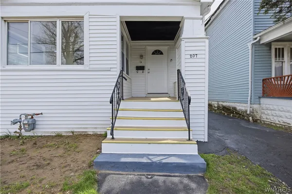$179,900 | 207 Hagen Street, Buffalo, NY 14215