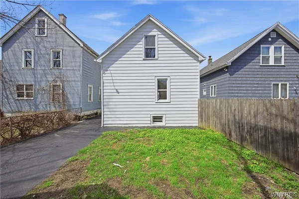$179,900 | 207 Hagen Street, Buffalo, NY 14215